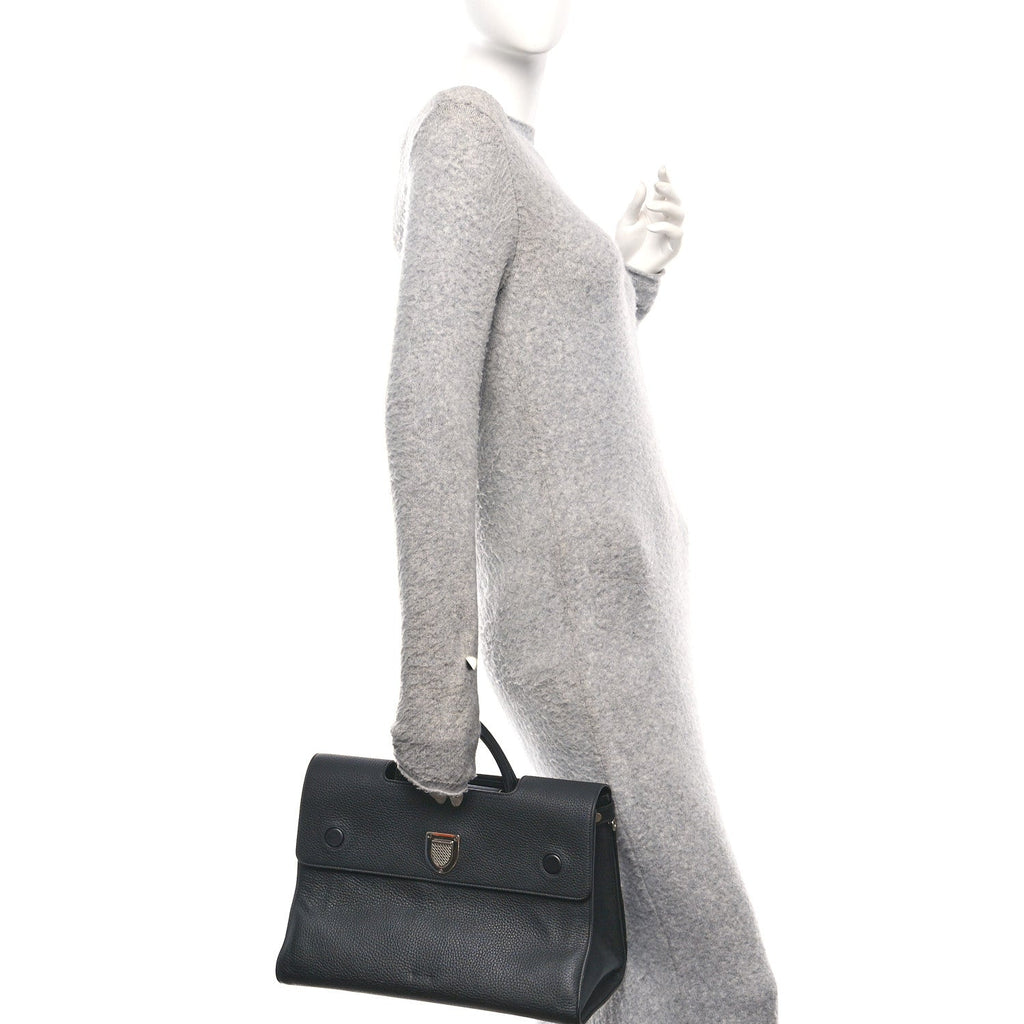Grained Calfskin Large Diorever Flap Black