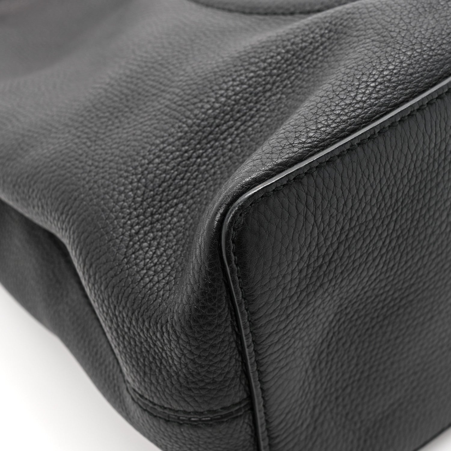 Pebbled Calfskin Large Soho Hobo Black