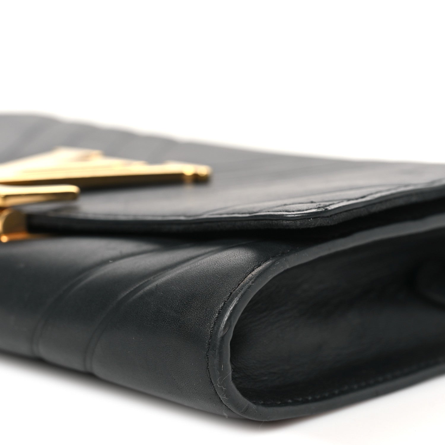 Calfskin Airy V Embossed Pochette Chain Louise GM  Black