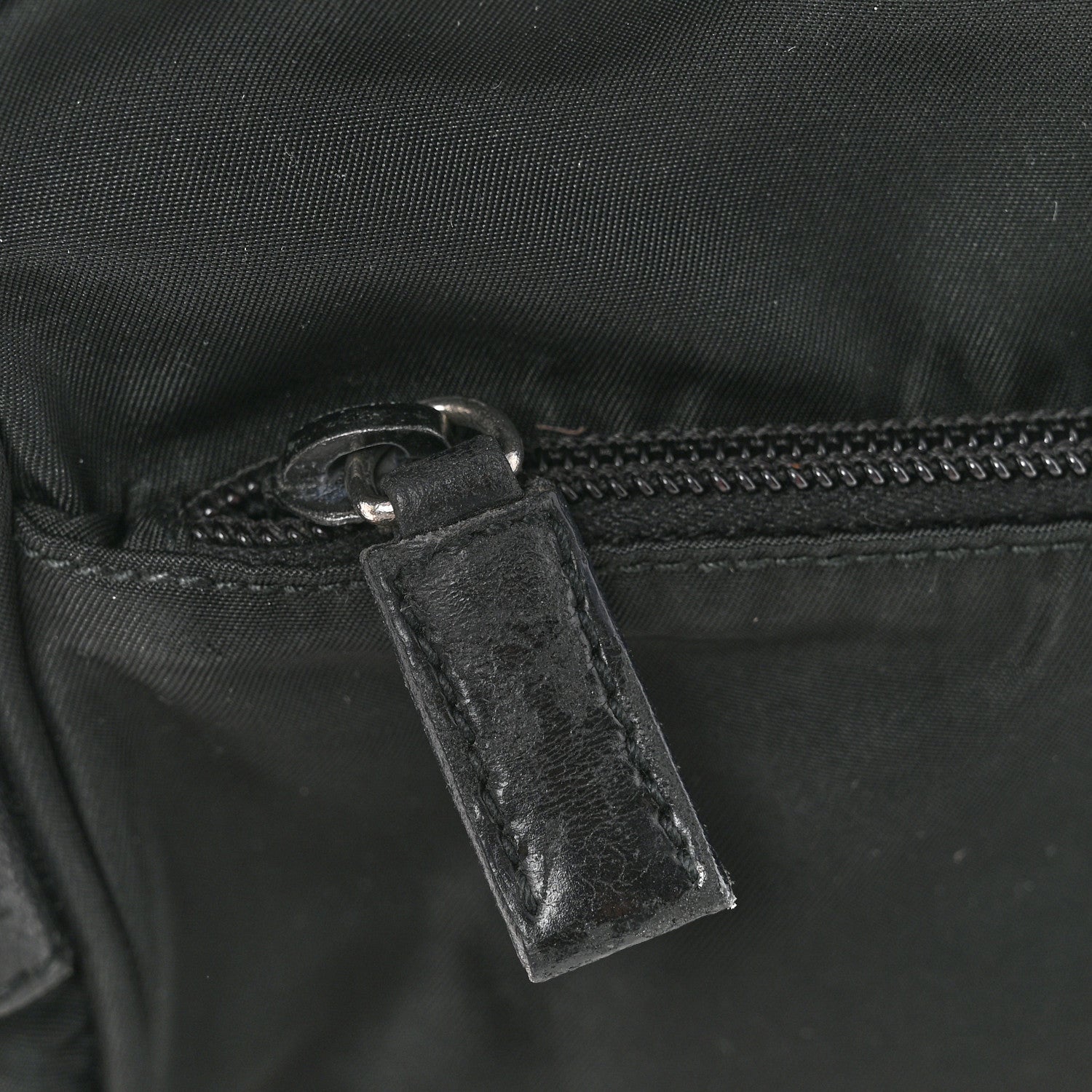 Nylon Vela Messenger Bag Black