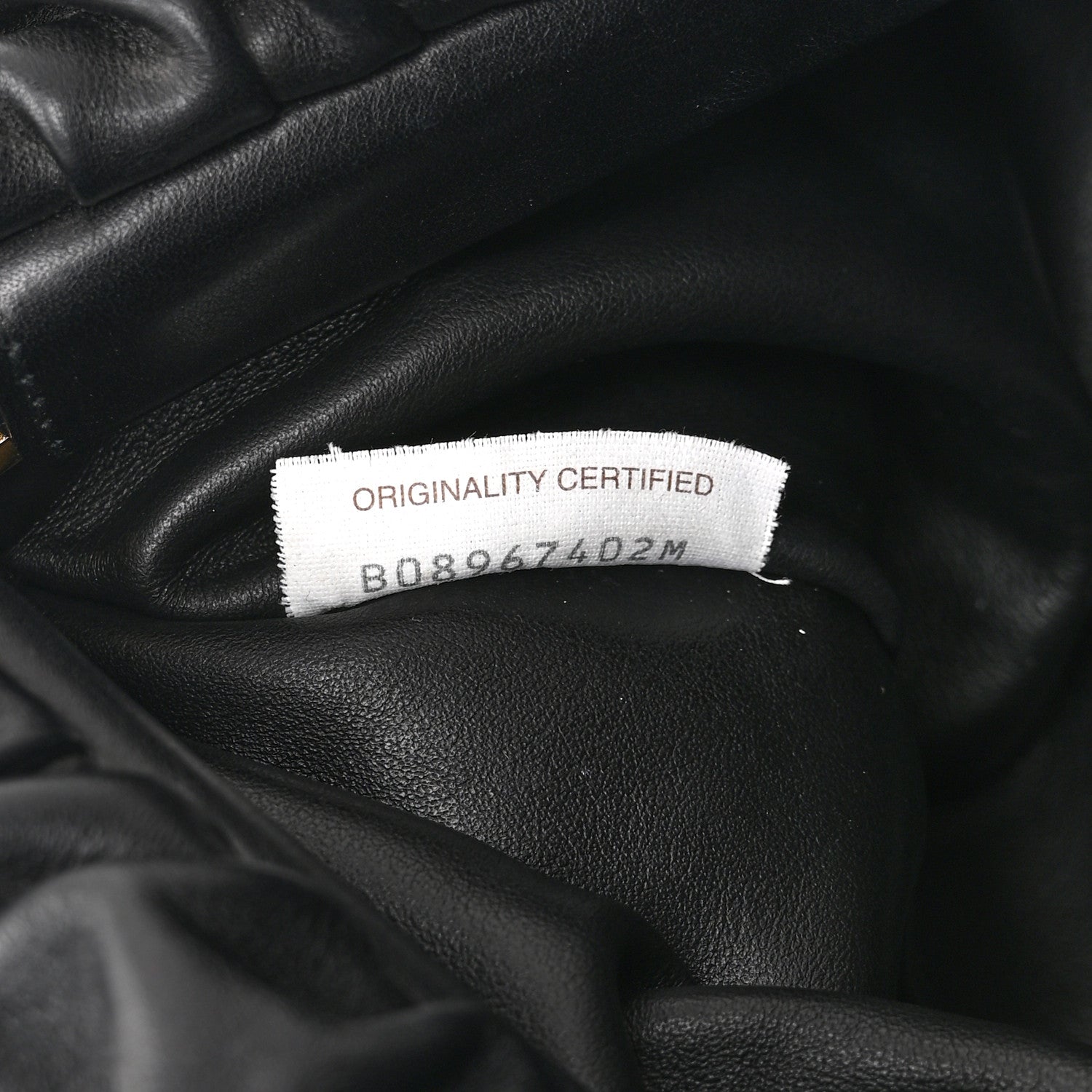 Calfskin The Pouch Chain Black
