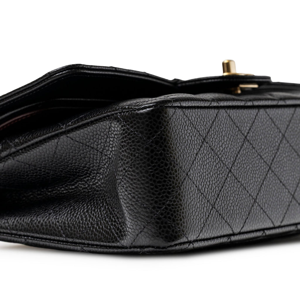 Chanel Classic Flap Medium Caviar Black Gold Hardware