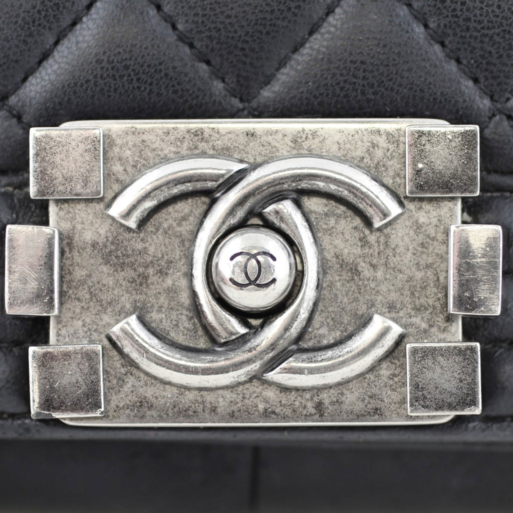 Chanel Boy Large | 19 Series