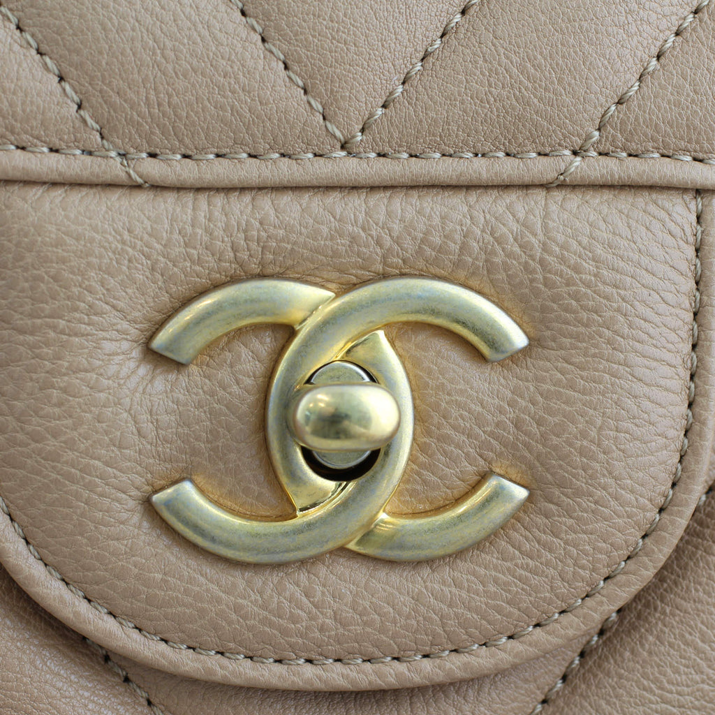 Chanel Classic Double Flap Jumbo Chevron | Beige Calfskin