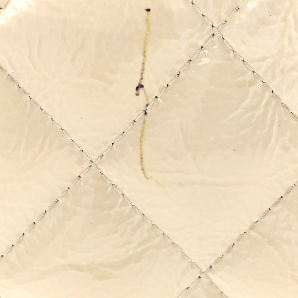 Distressed Patent Jumbo Single Flap White