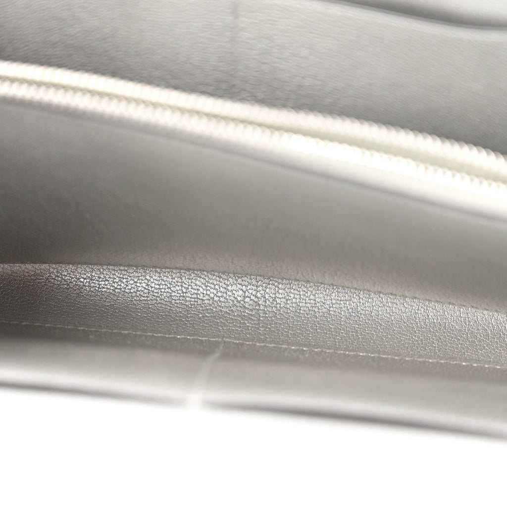 Metallic Chevre Chamkilight Kelly Wallet To Go Argent
