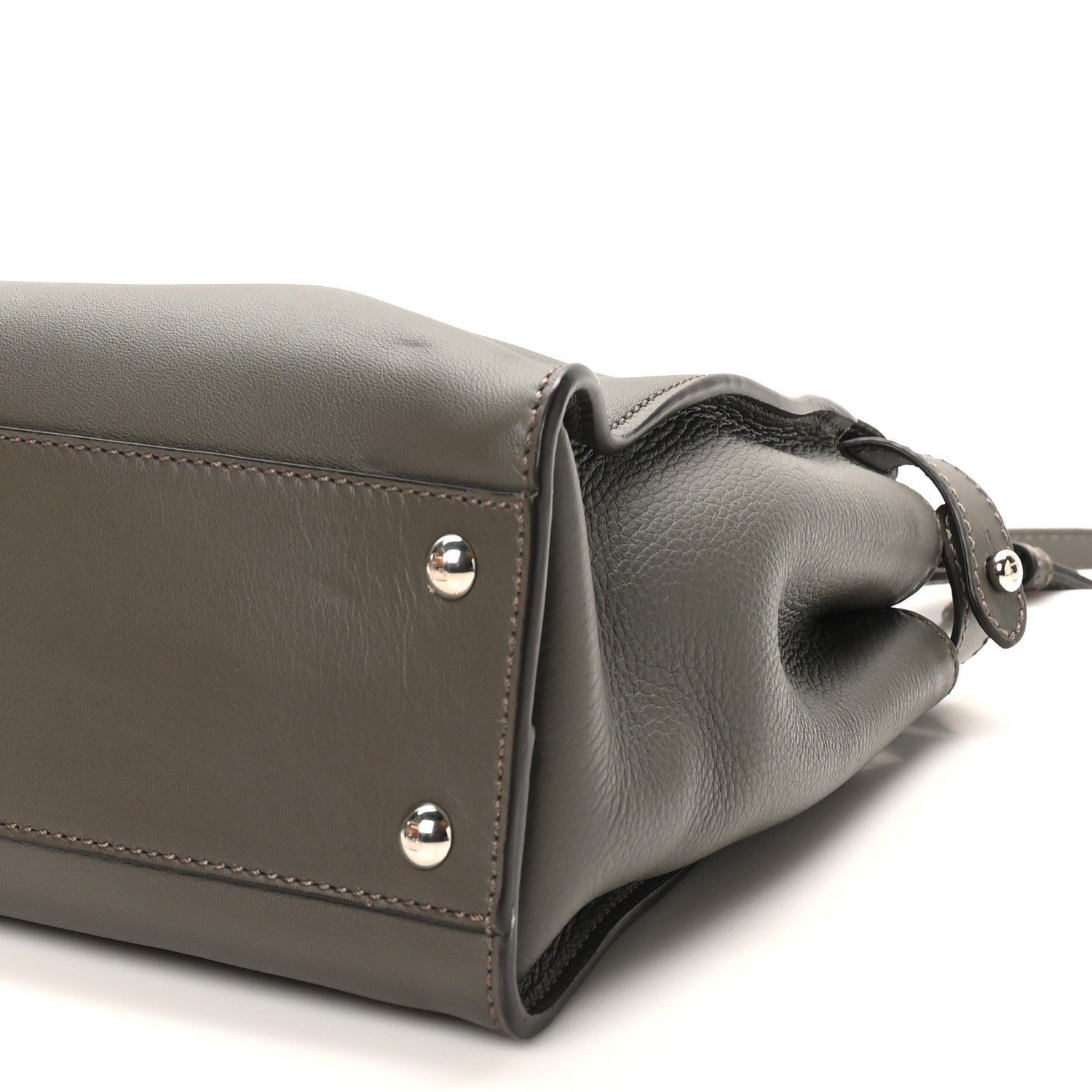 Vitello Seta Shiny Nappa Medium Peekaboo Iconic Satchel Carbone Grigio Polvere