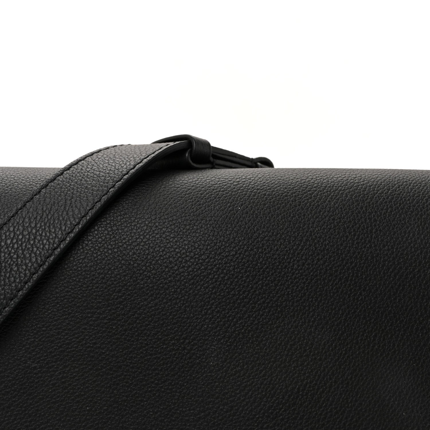 Grained Calfskin Low Key Messenger Black