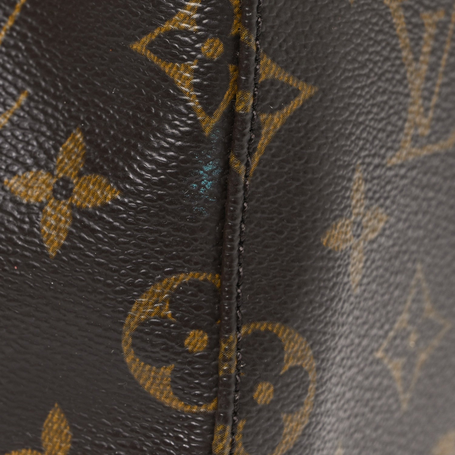 Monogram Looping MM