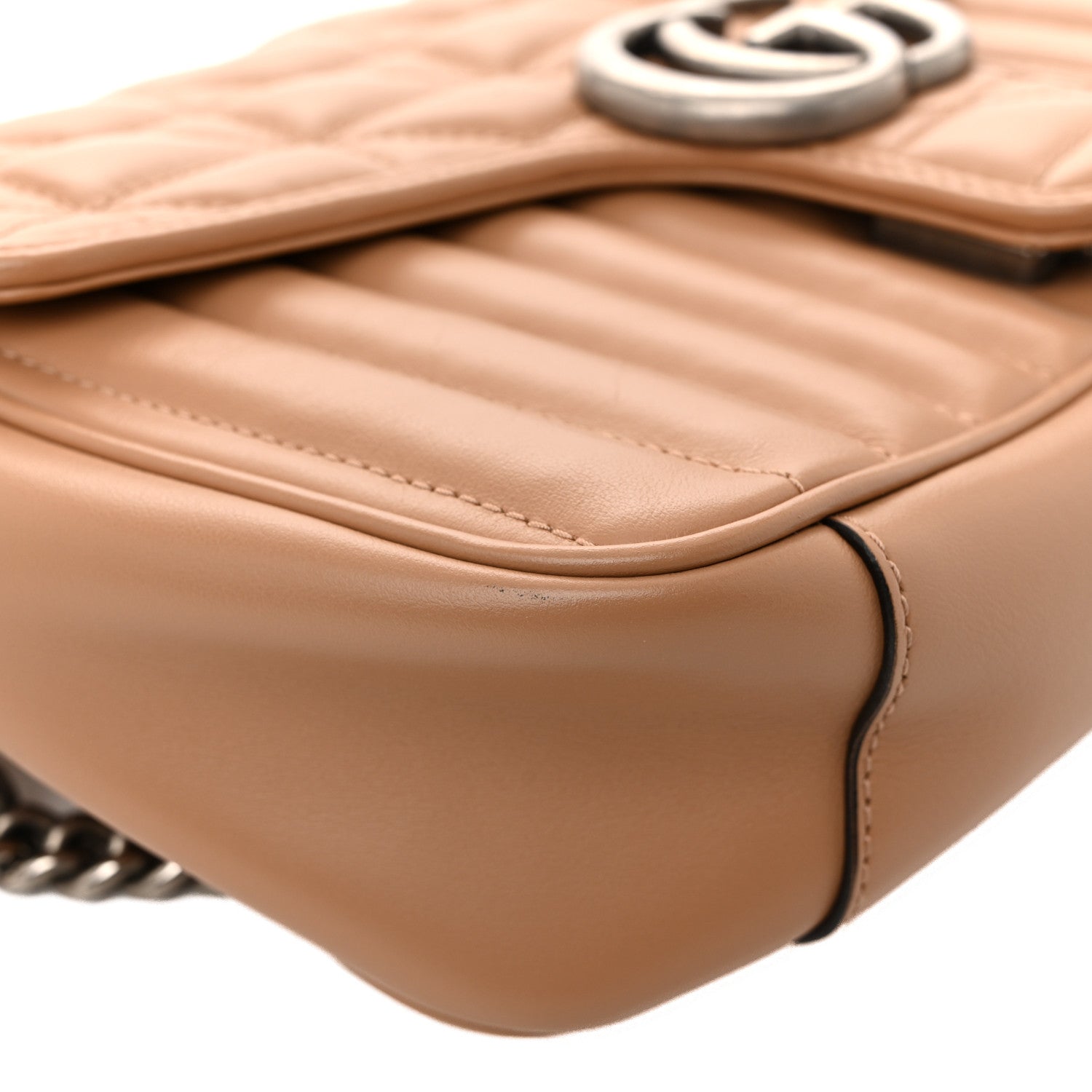 Calfskin Matelasse Aria Small GG Marmont Shoulder Bag Camelia