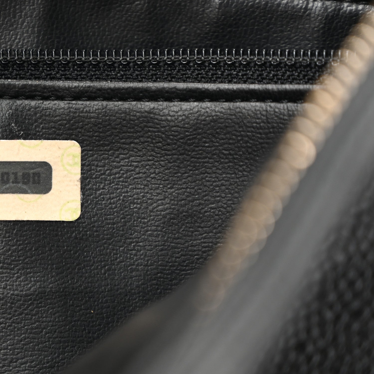 Caviar CC Hobo Black
