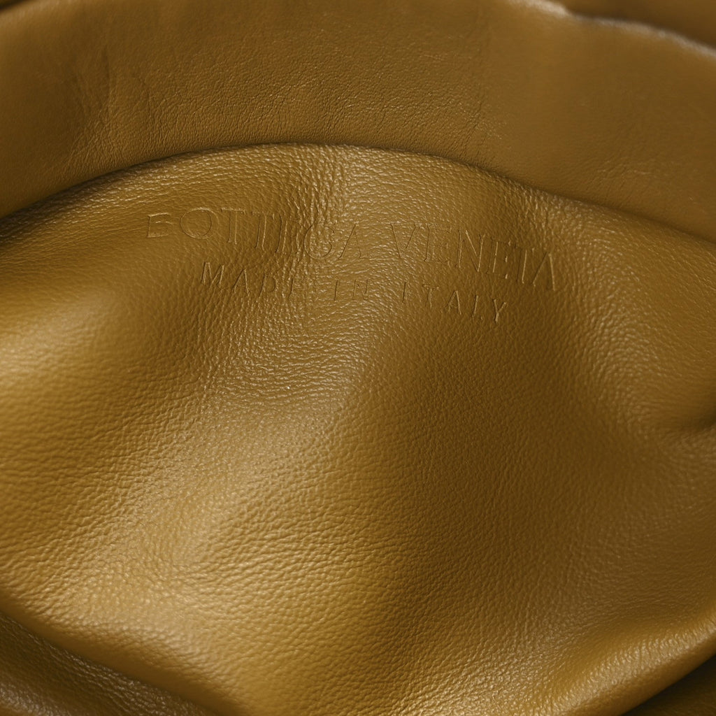Calfskin The Pouch Chain Cammello