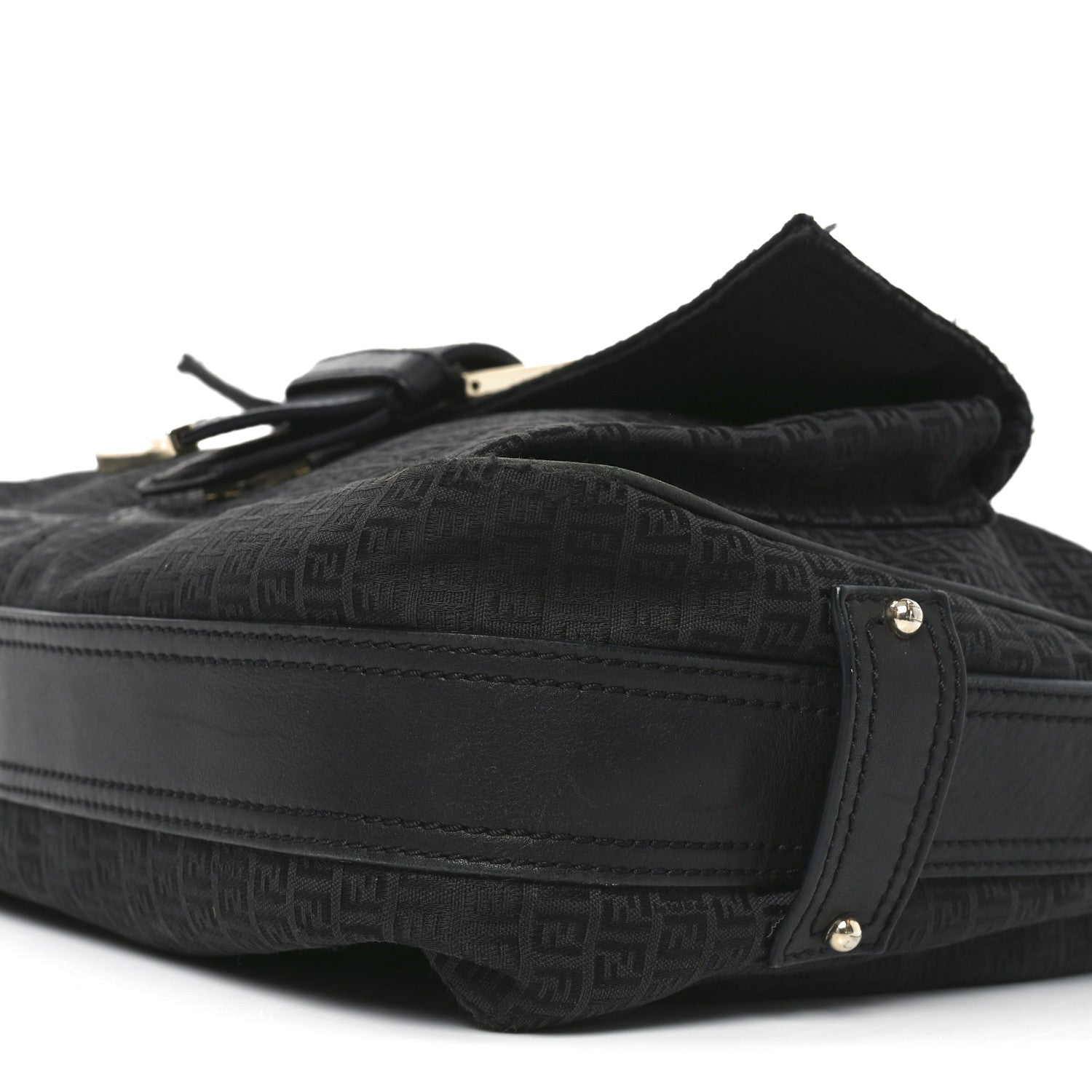Zucchino Vitello Shoulder Bag Black