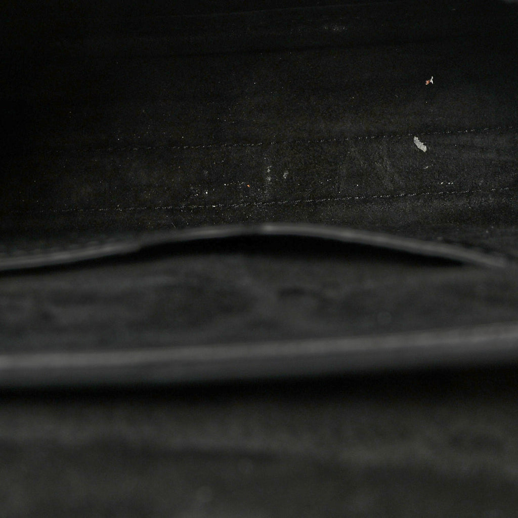 Grained Calfskin Medium Bobby Flap Black