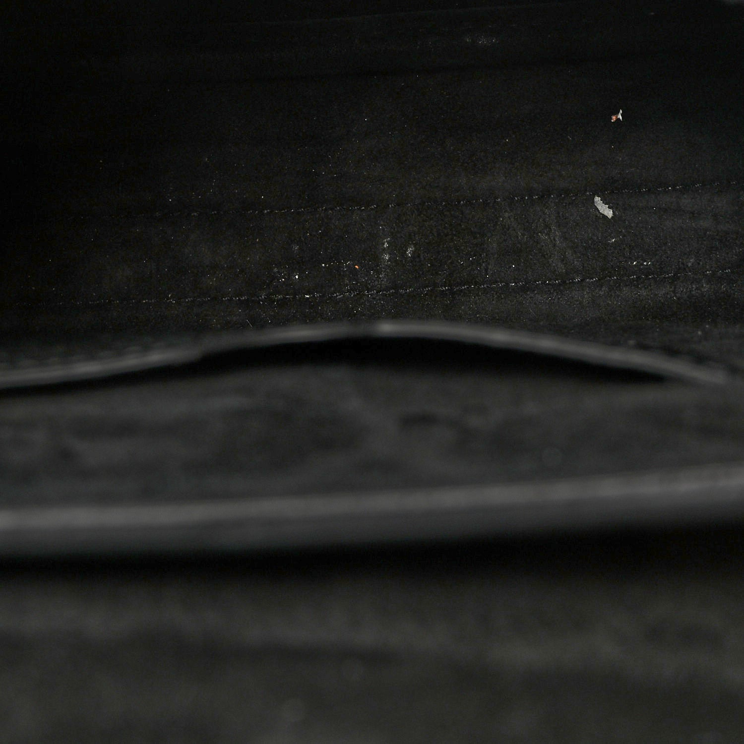 Grained Calfskin Medium Bobby Flap Black