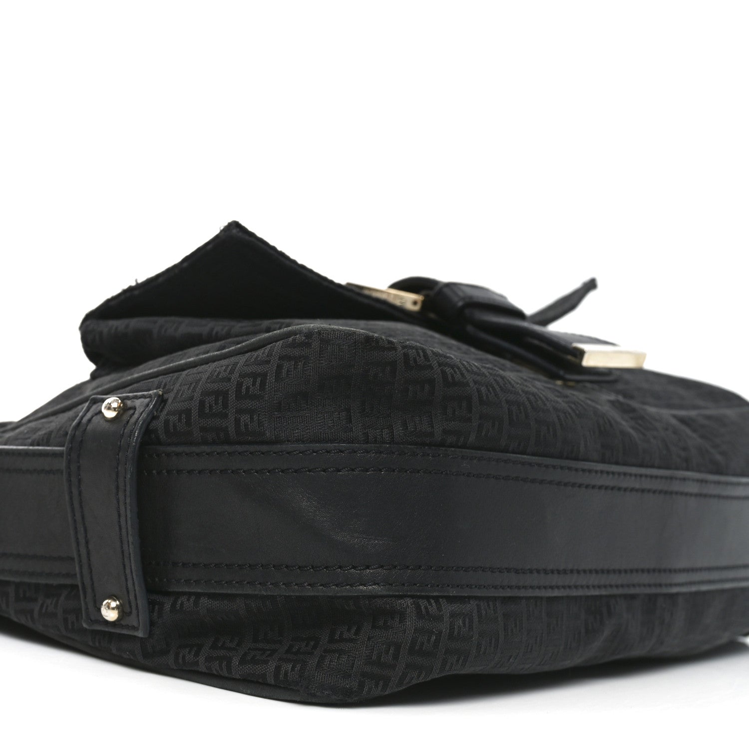 Zucchino Vitello Shoulder Bag Black