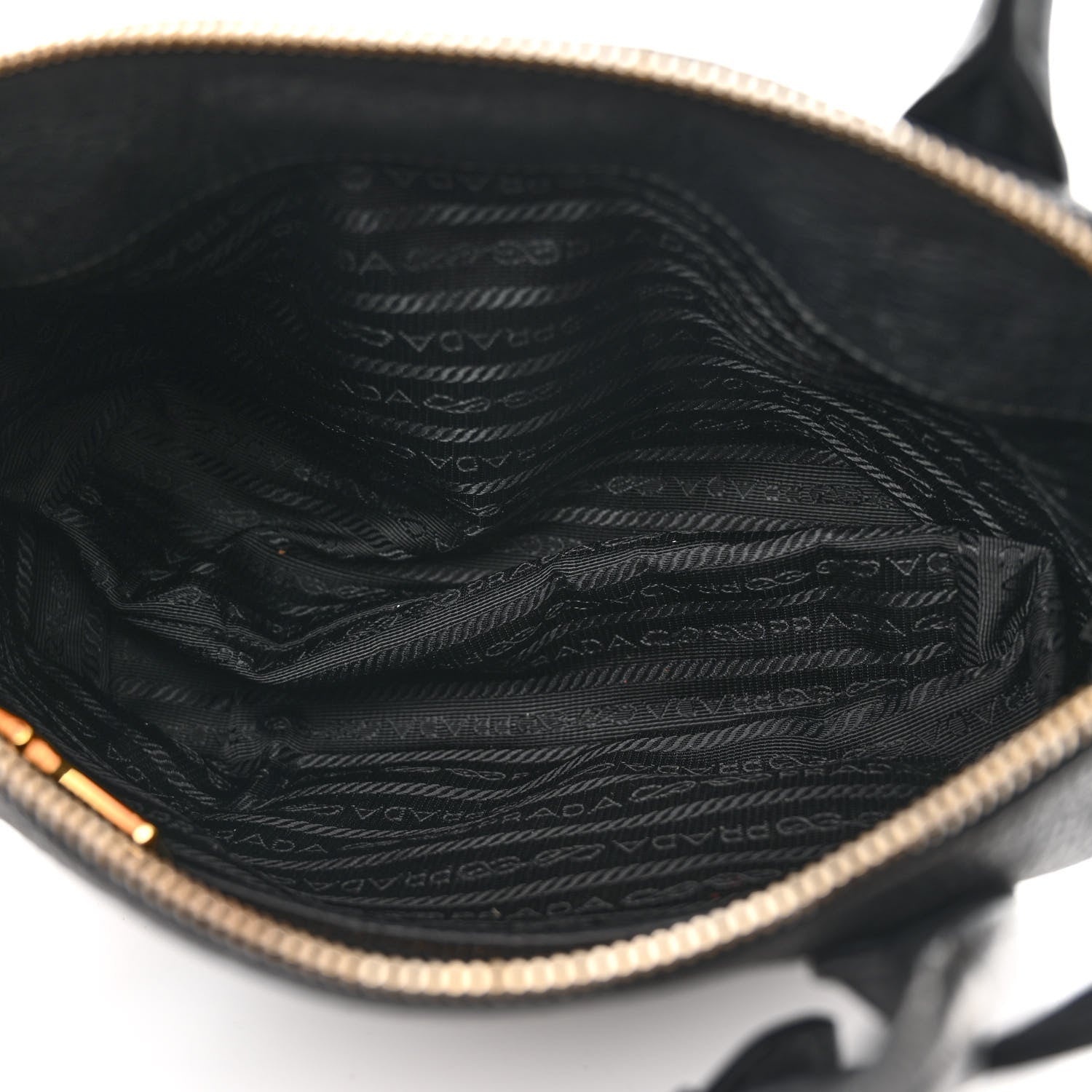 Vitello Daino Small Tote Black