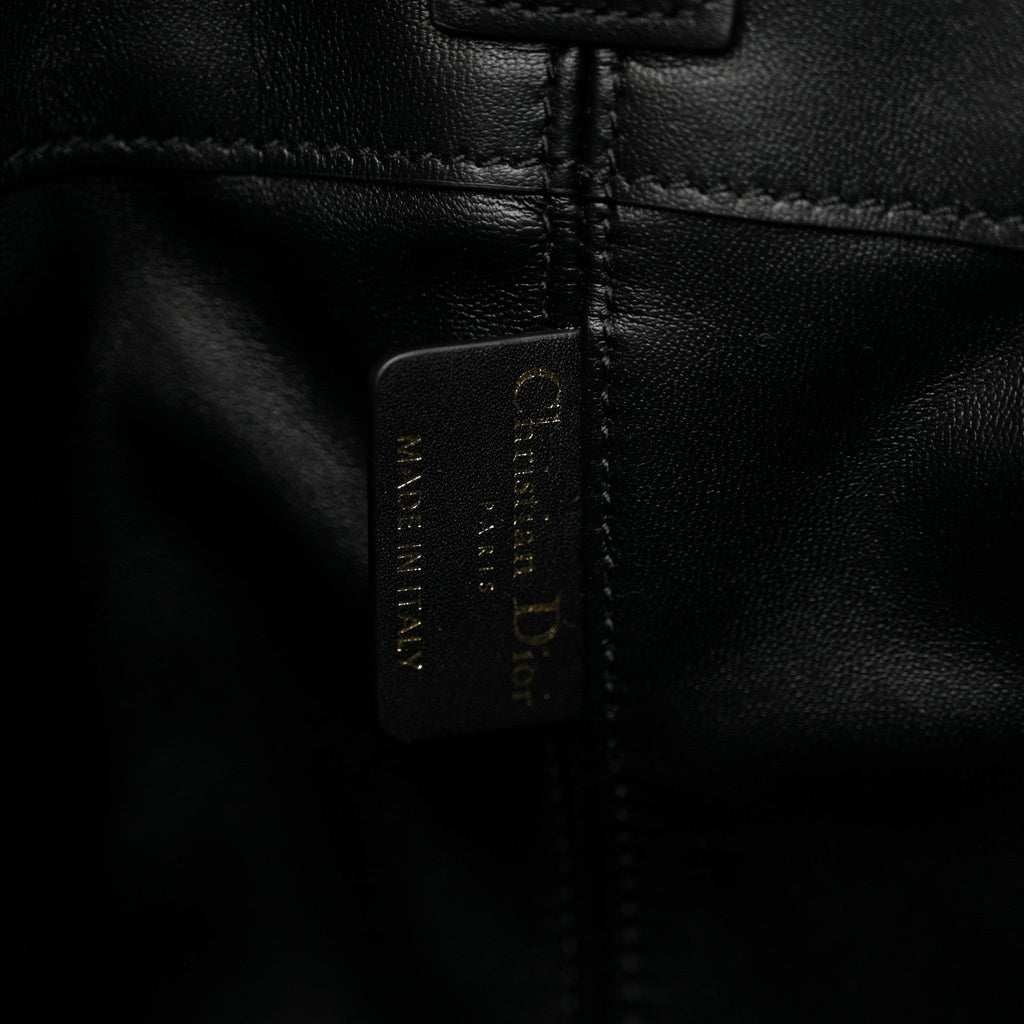 Calfskin Macrocannage Medium Toujours Black