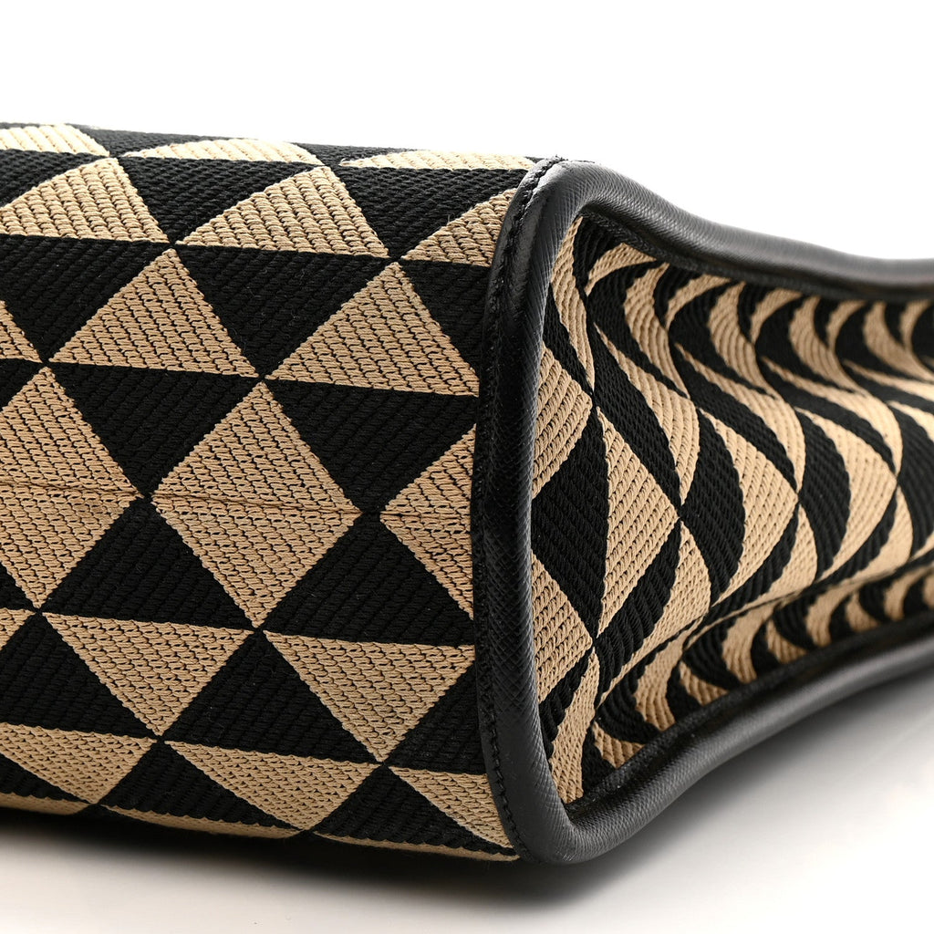 Jacquard Saffiano Triangolo Symbole Embroidered Large Tote Black Corda