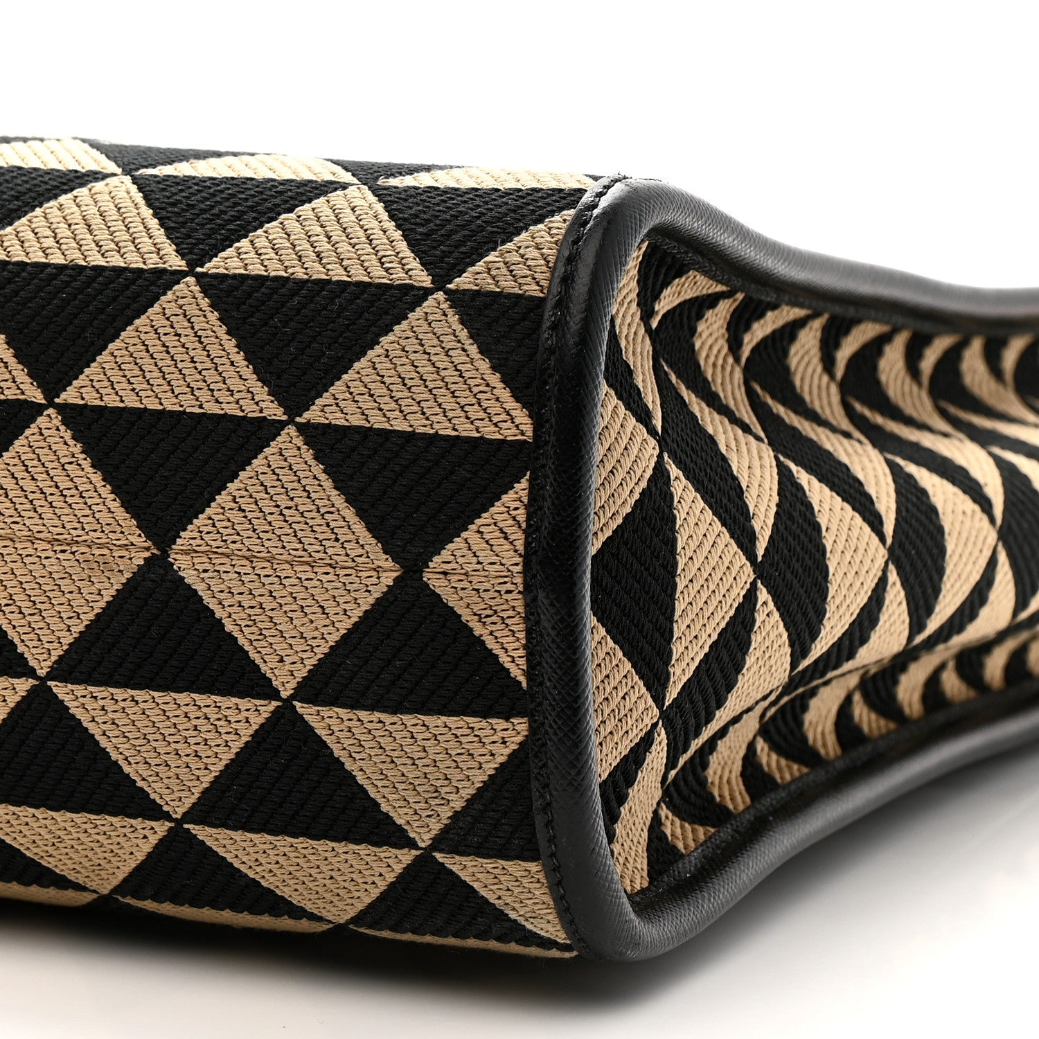 Jacquard Saffiano Triangolo Symbole Embroidered Large Tote Black Corda