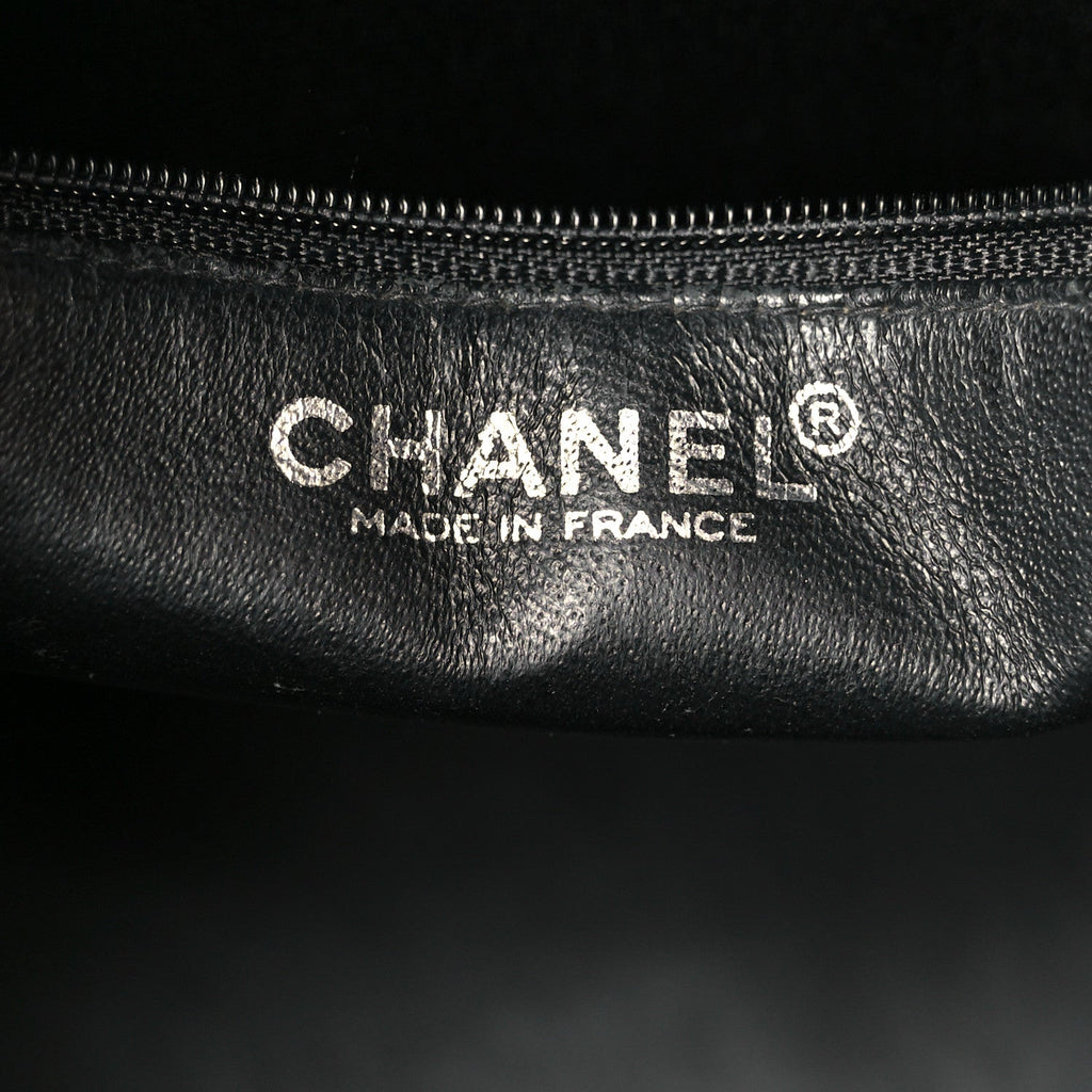 Caviar Quilted Medallion Tote Black