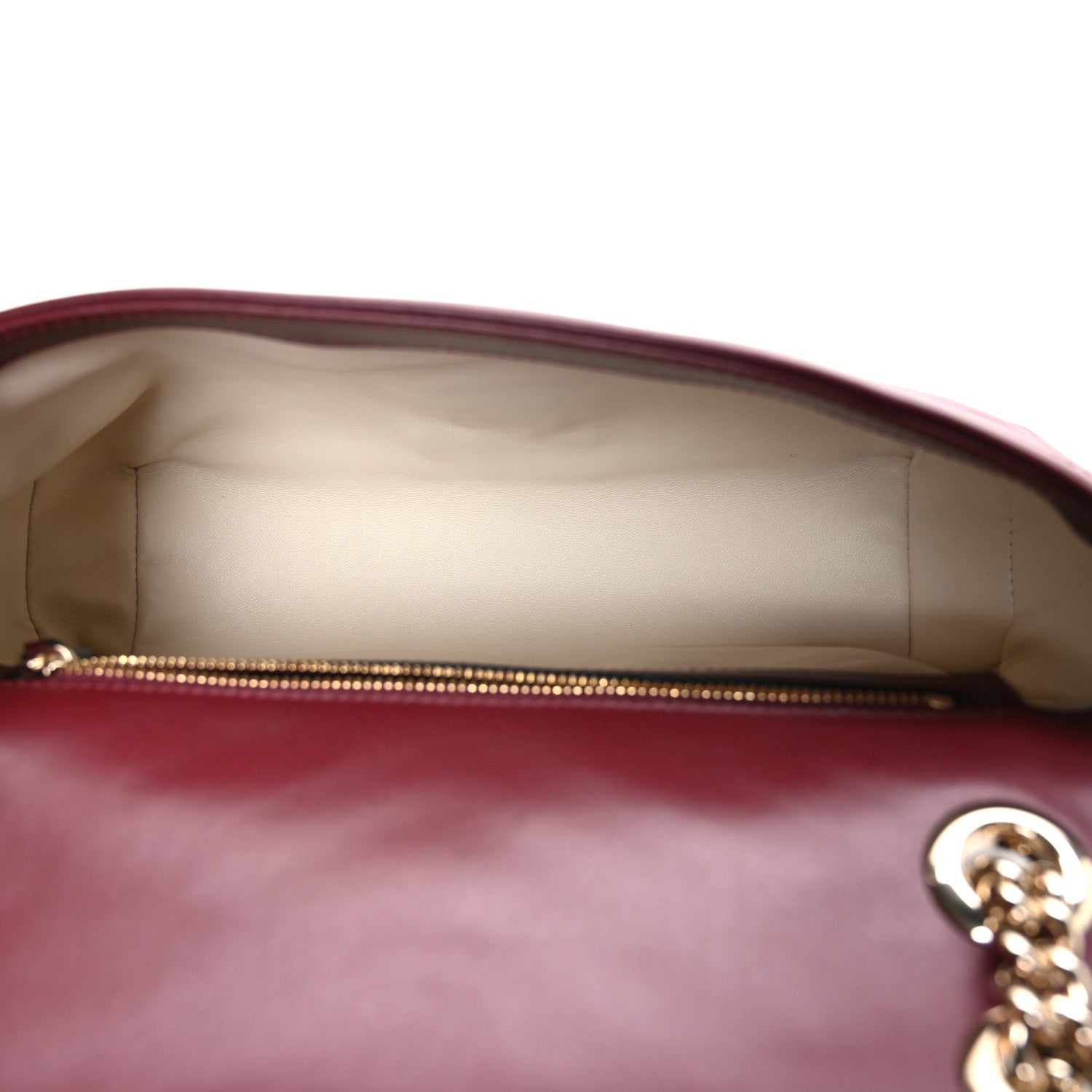 Calfskin Matelasse Medium GG Marmont Shoulder Bag Rosso Ancora Red