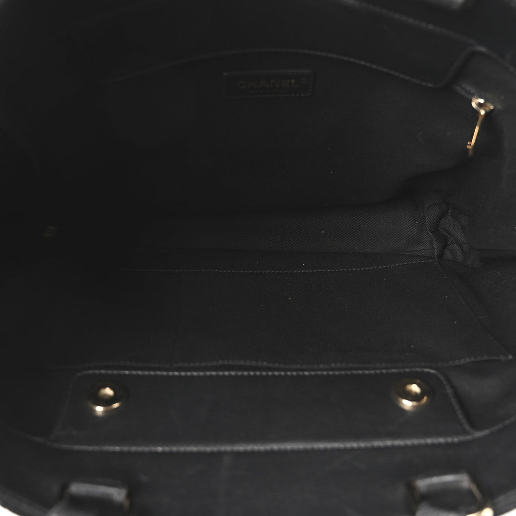 Sheepskin Caviar Quilted Medium Shopping Tote Black