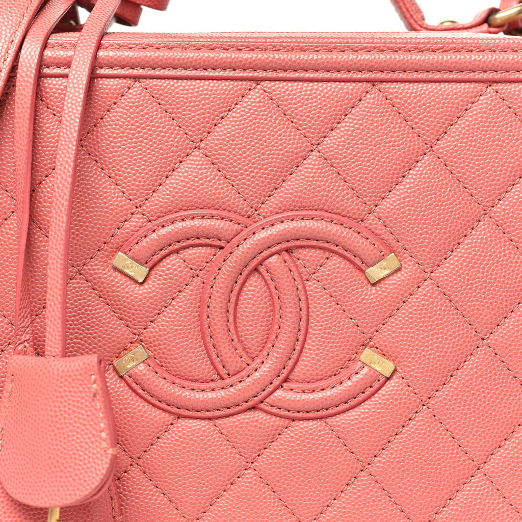 Caviar Quilted Medium CC Filigree Vanity Case Pink