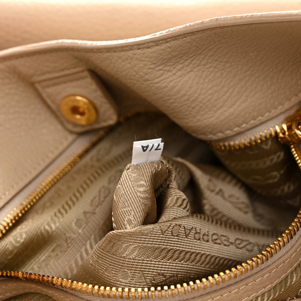 Vitello Daino Side Pocket Hobo Sabbia
