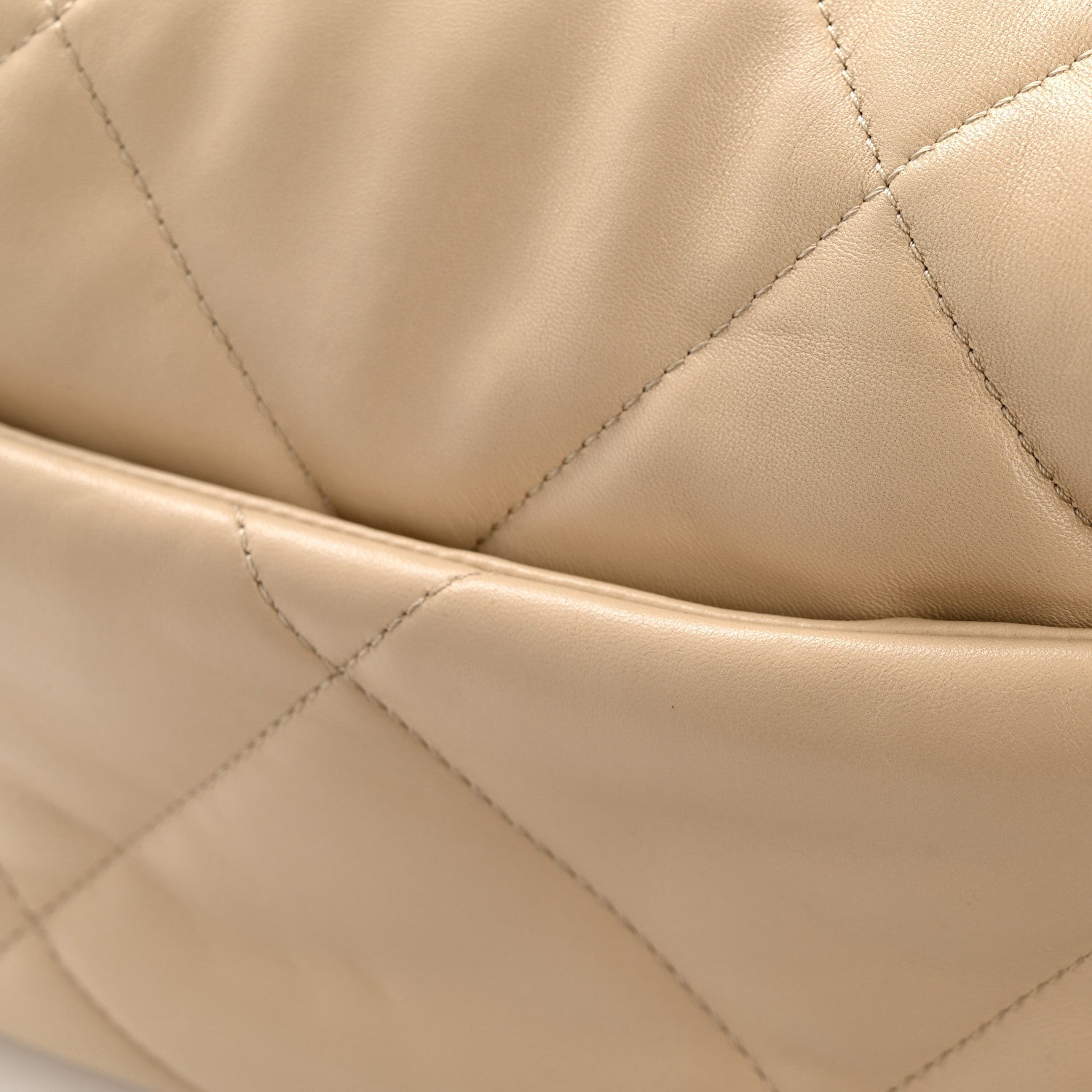 Lambskin Quilted Medium Chanel 19 Flap Beige