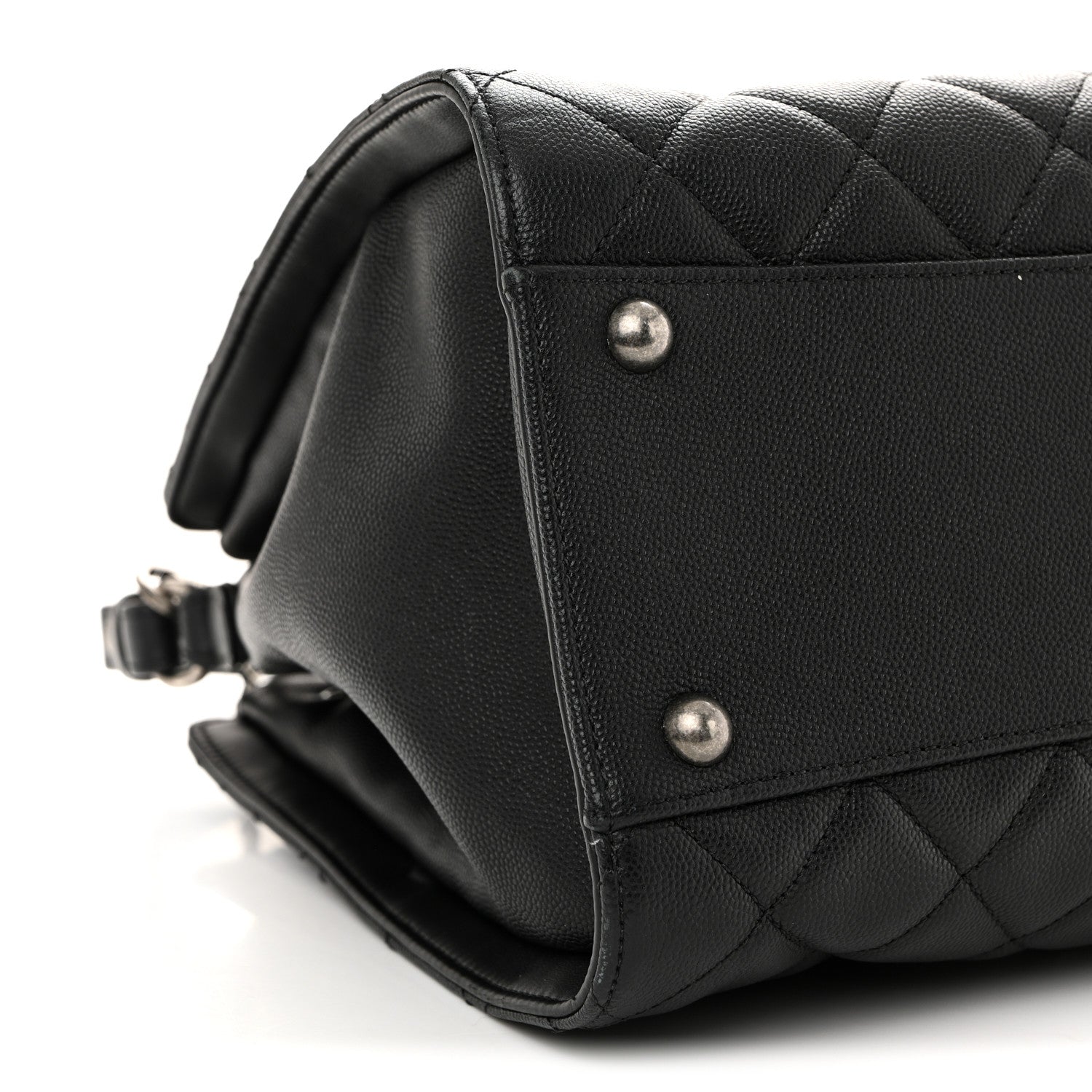 Caviar Quilted Medium CC Bucket Bag Black