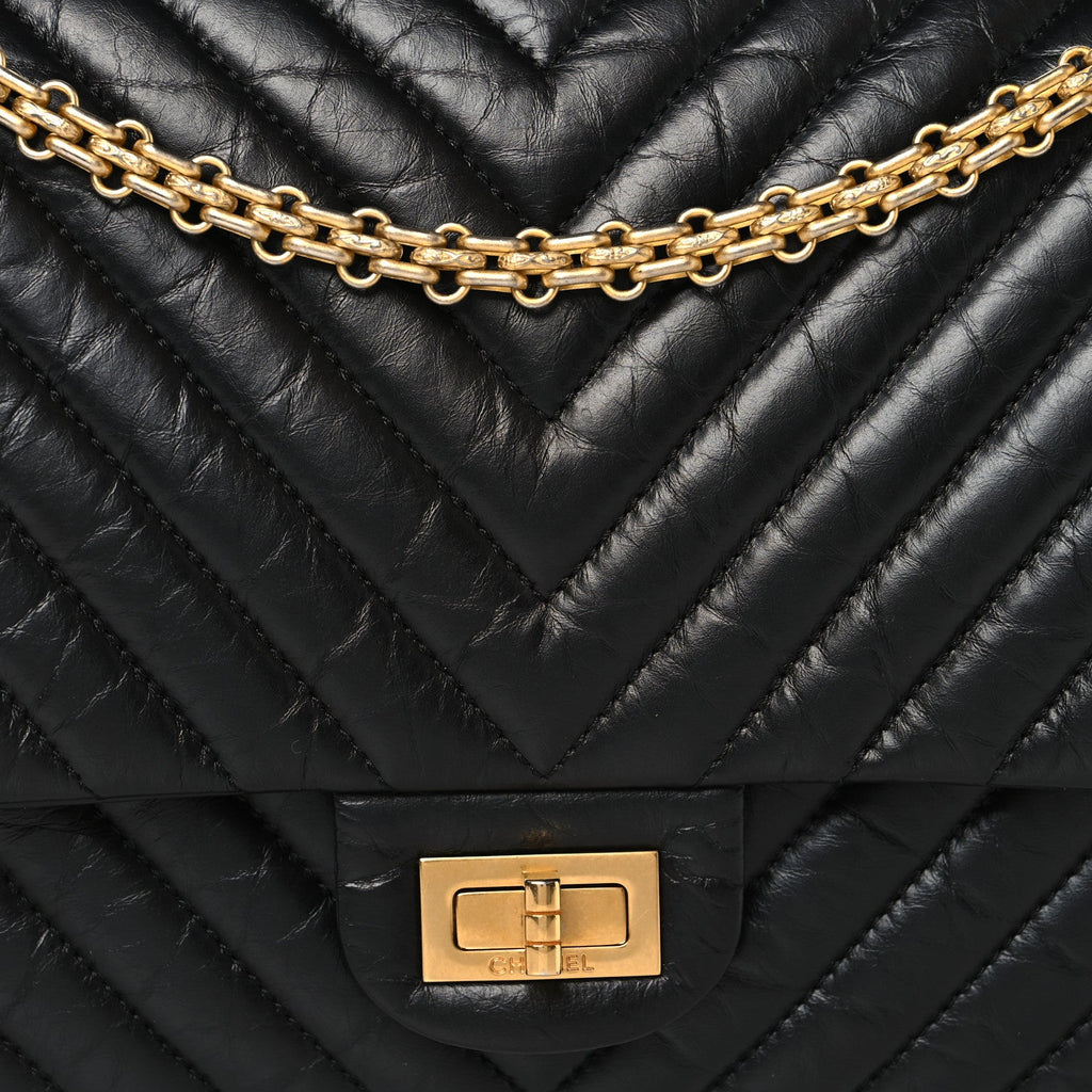 Aged Calfskin Chevron Quilted 2.55 Reissue 226 Flap  Black