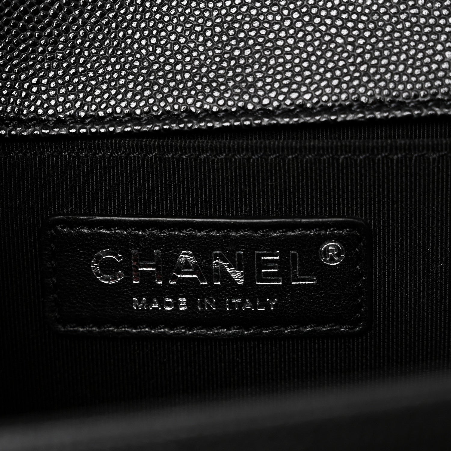 Caviar Quilted Medium Boy Flap Black
