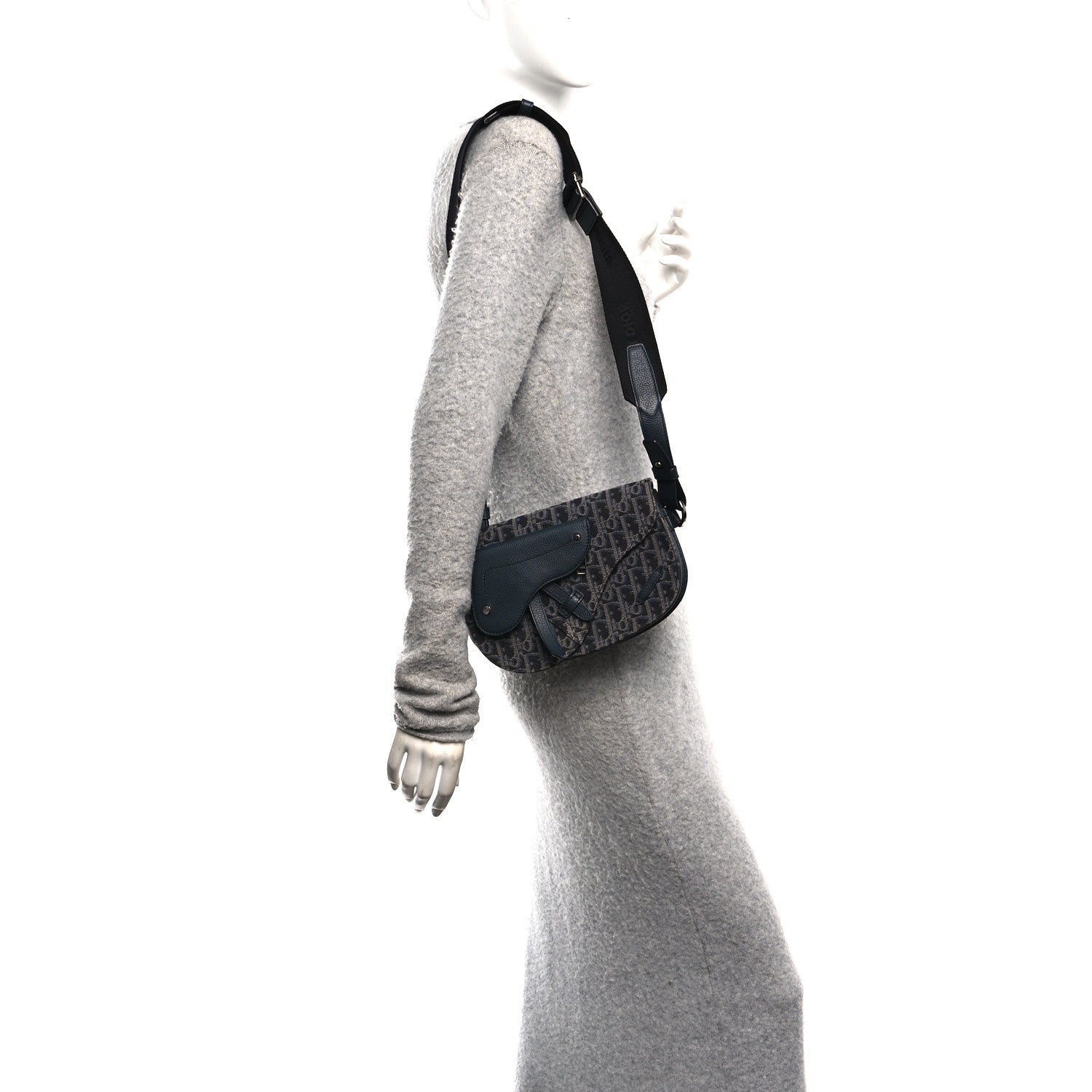 Oblique Saddle Messenger Pouch Blue Black