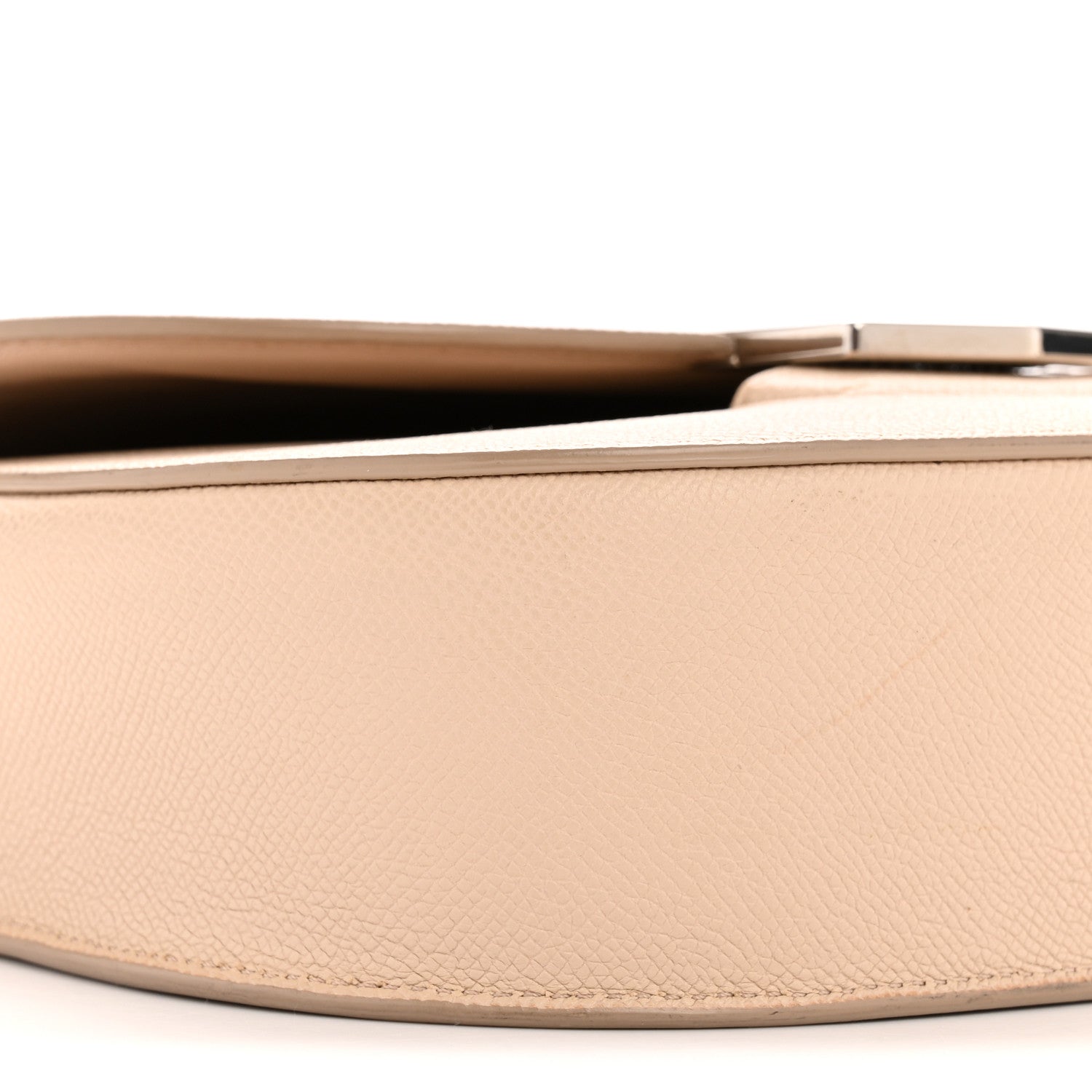 Grained Calfskin Medium Trotteur  Powder