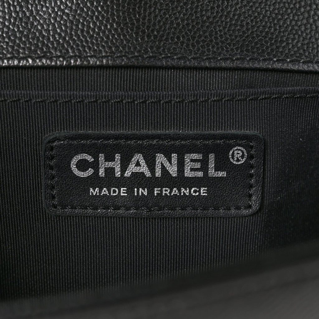 Caviar Quilted Medium Boy Flap So Black