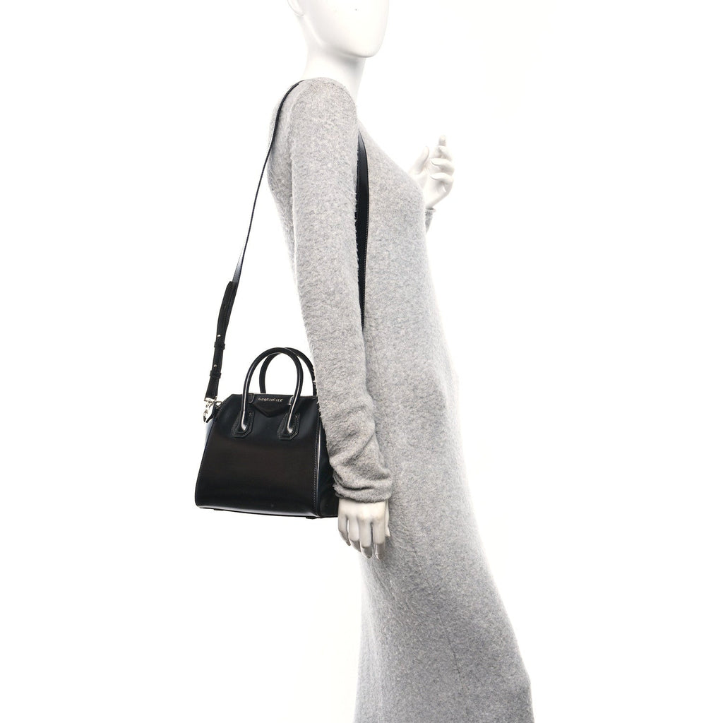 Shiny Lord Calfskin Mini Antigona Black