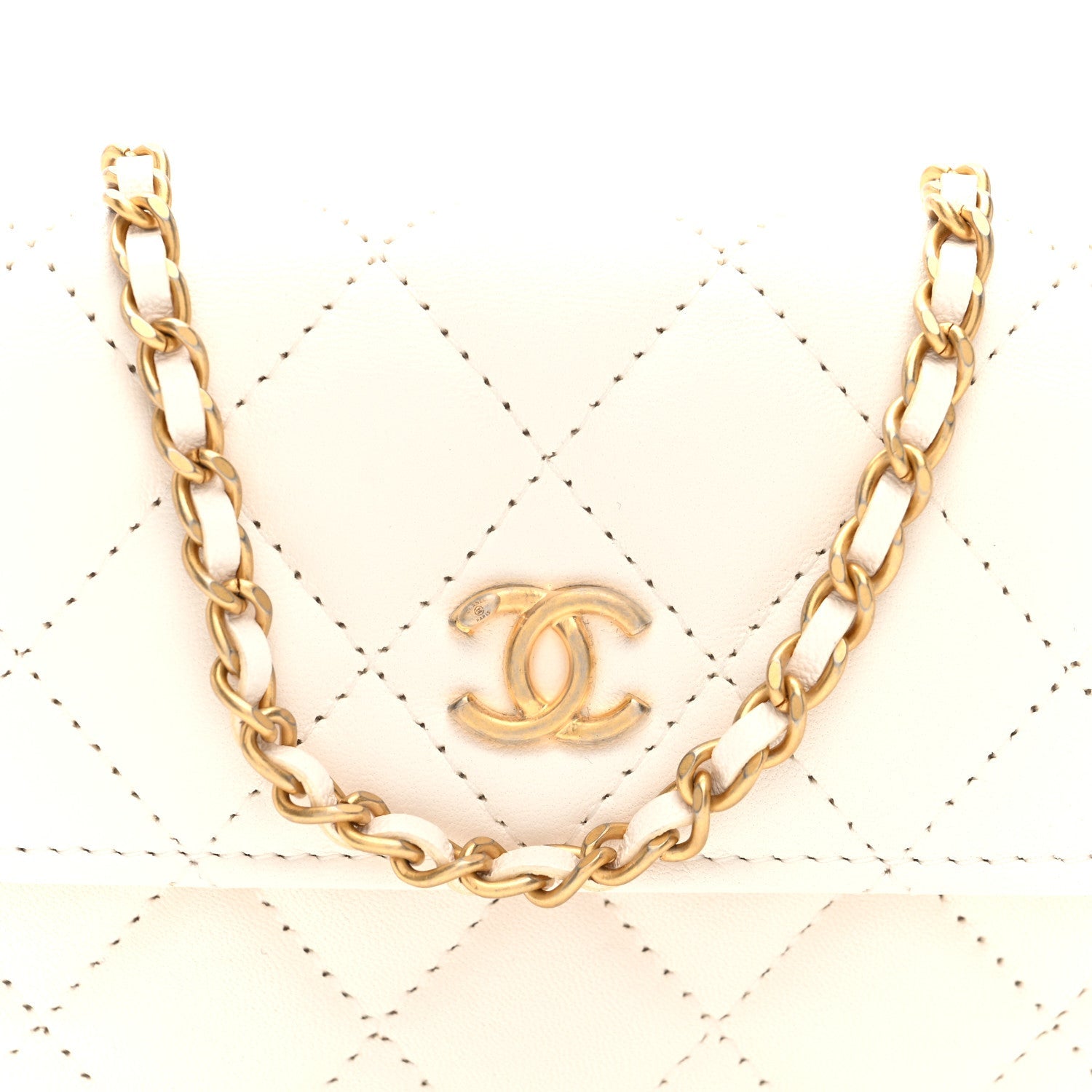Lambskin Quilted Pearl Crush Clutch With Chain White