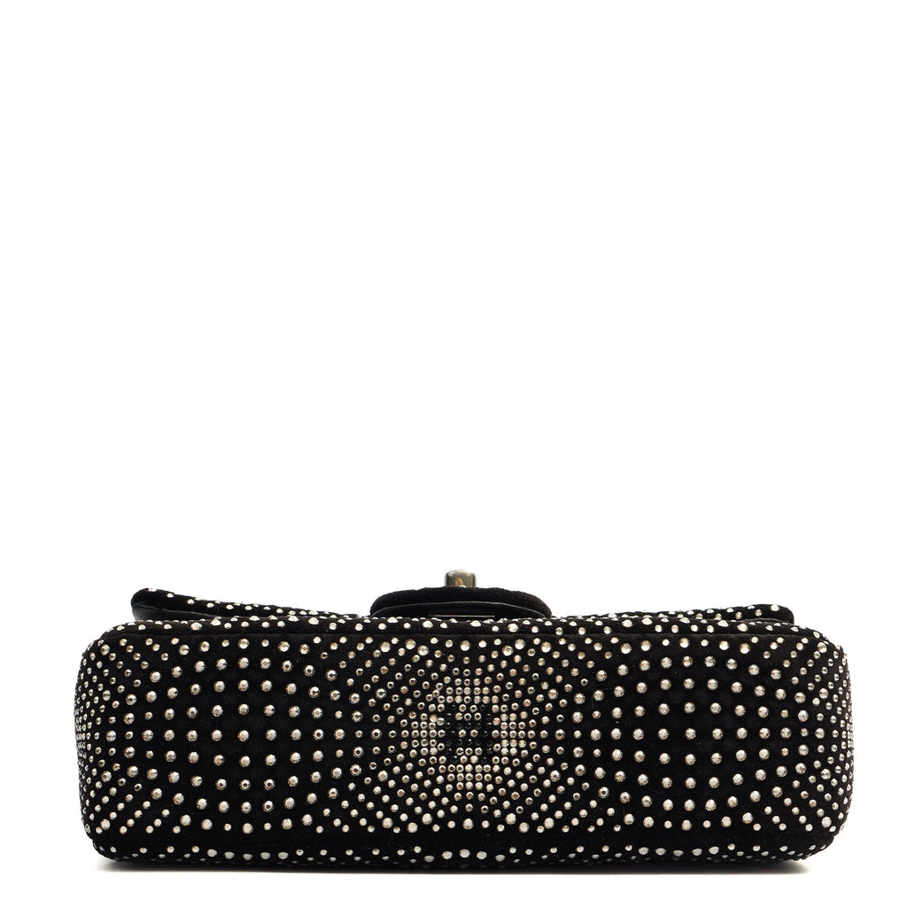 Chanel Shoulder Bag Flap Bag in Black, Velvet