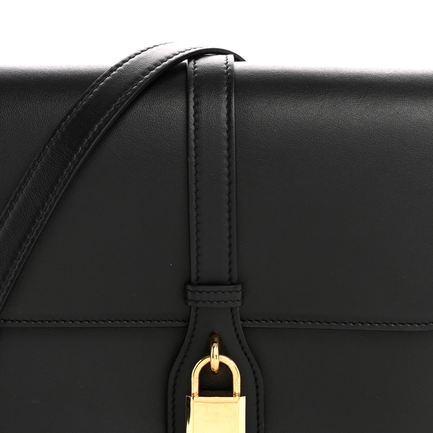 Smooth Calfskin Medium Tabou Black