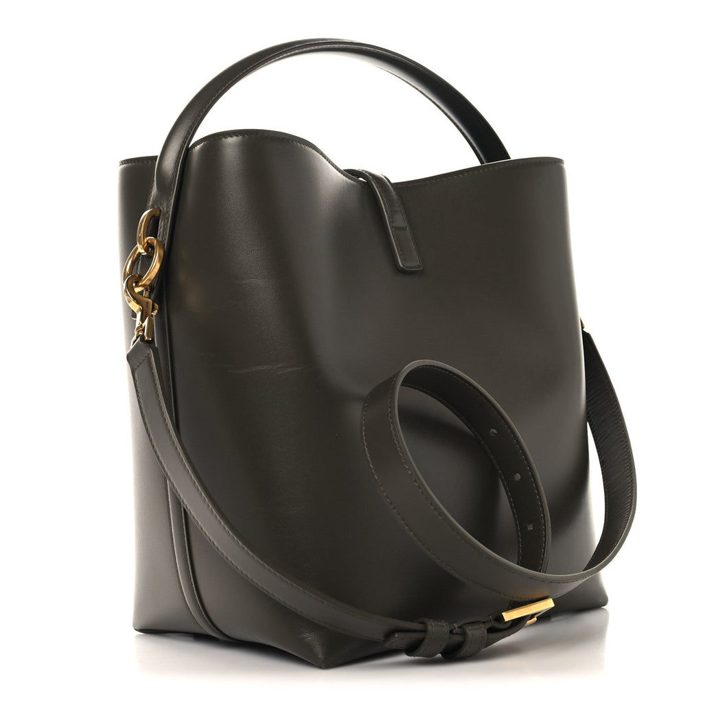 Shiny Calfskin Le 37 Bucket Bag Deep Musk