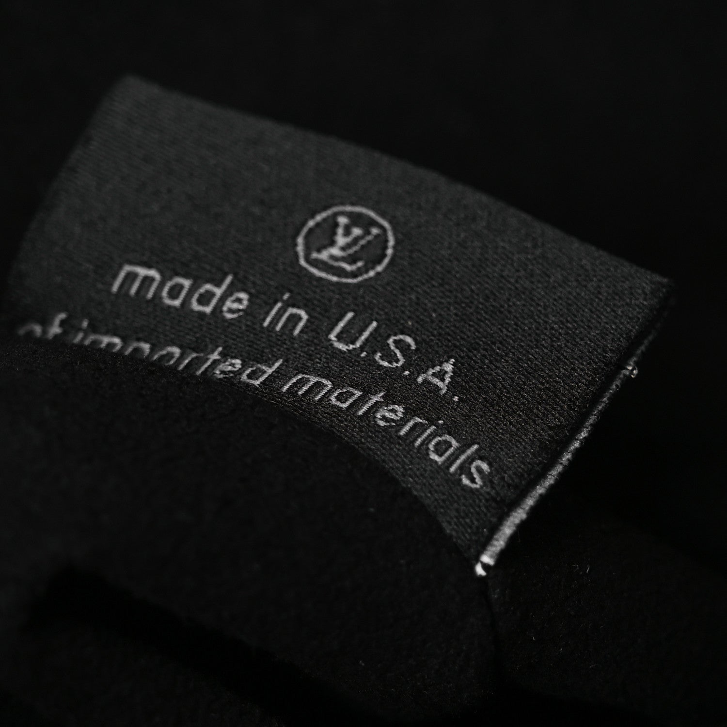 Reverse Monogram Pochette Metis