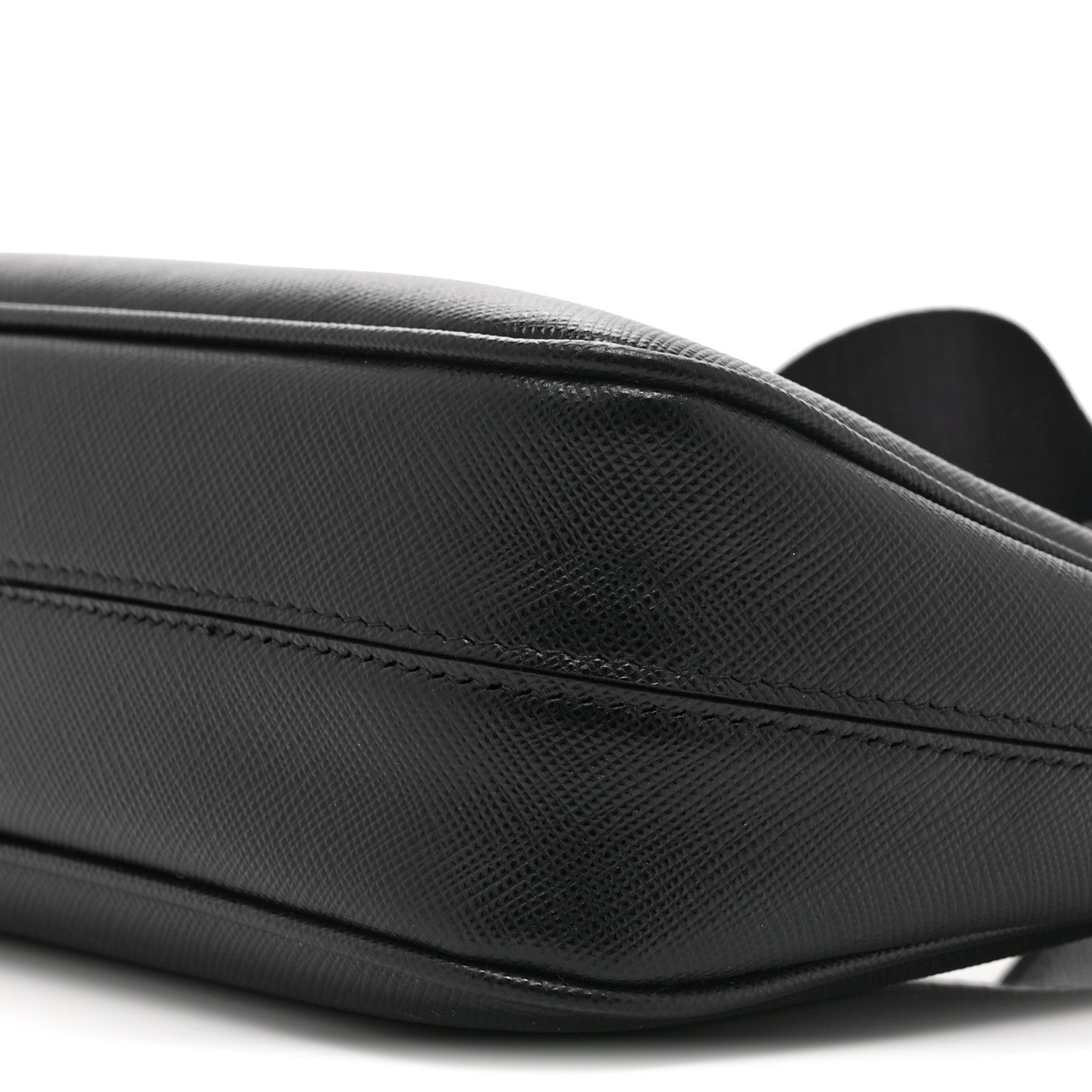 Saffiano Lux Re-Edition 2005 Shoulder Bag Black