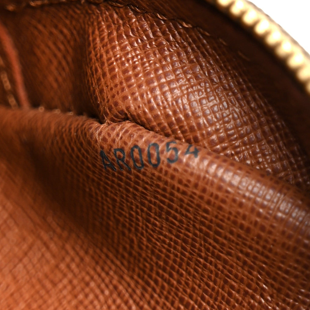 Monogram Nil 28