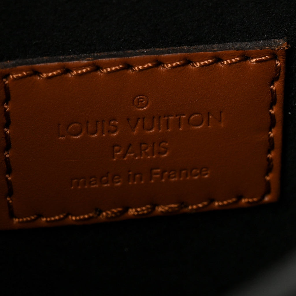 Reverse Monogram Dauphine MM
