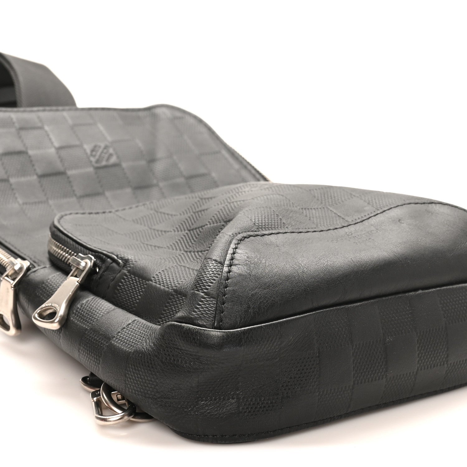Damier Infini Avenue Sling Bag Onyx