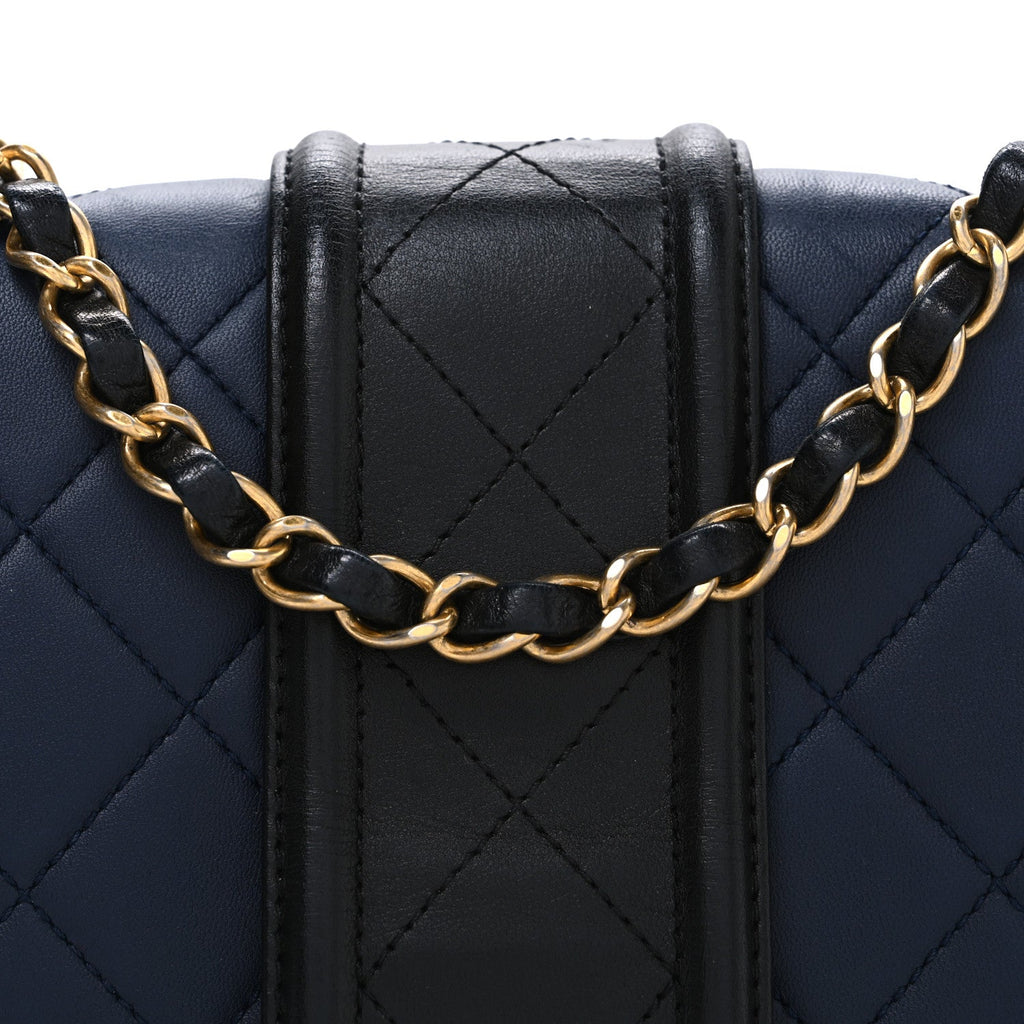 Lambskin Quilted Medium Elegant CC Flap Navy Black