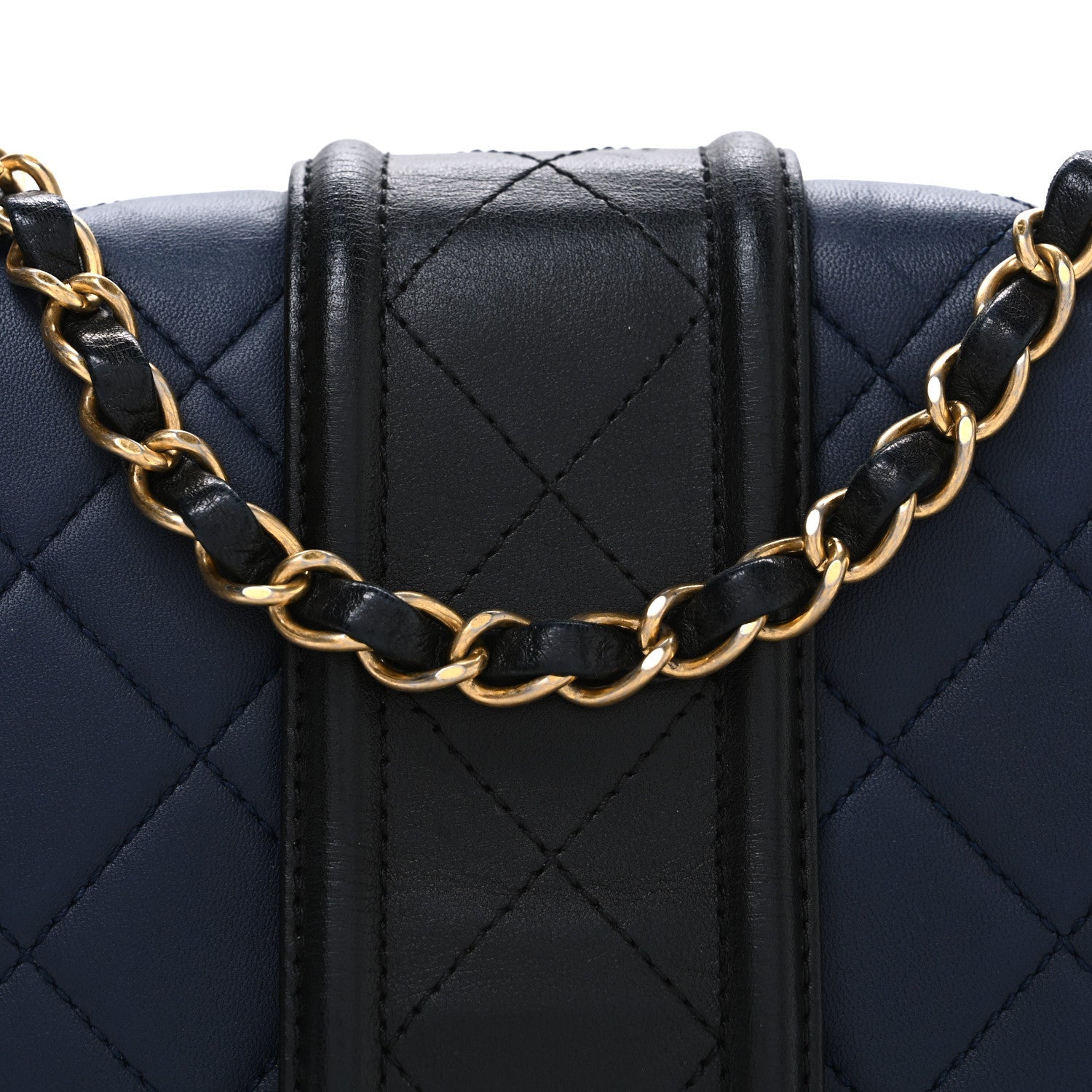 Lambskin Quilted Medium Elegant CC Flap Navy Black