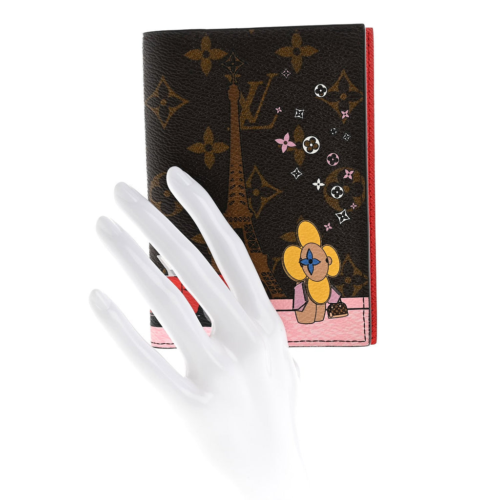 Monogram 2019 Christmas Animation Passport Cover Rouge