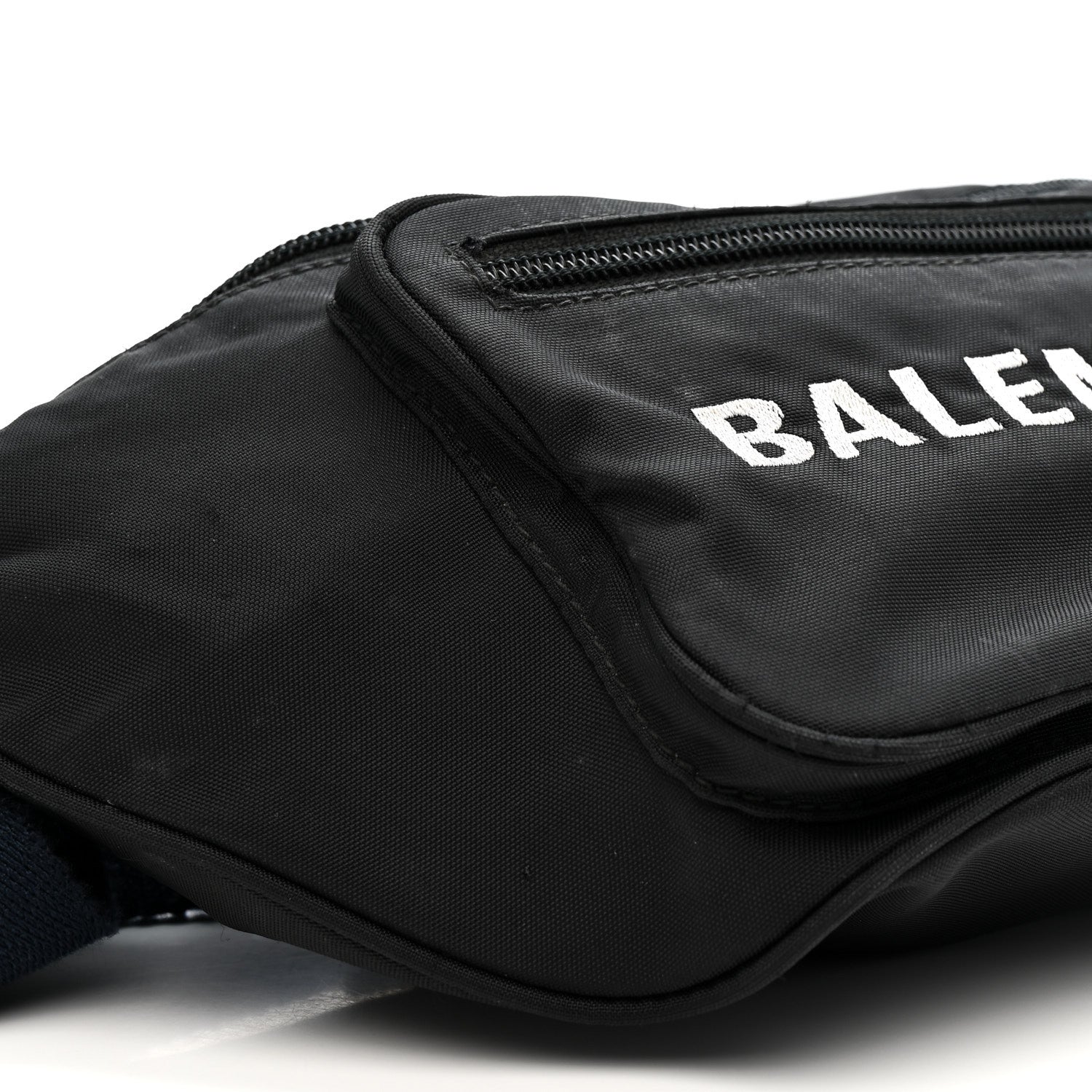 Recycled Sport Nylon Logo Embroidered Wheel Beltpack Black